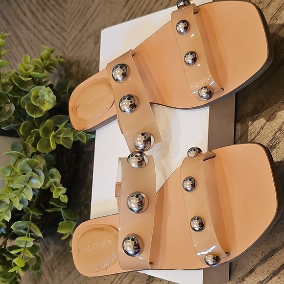 Marc Fisher Nude Sandals with Silver Accents Size 7 - Picture 1 of 6